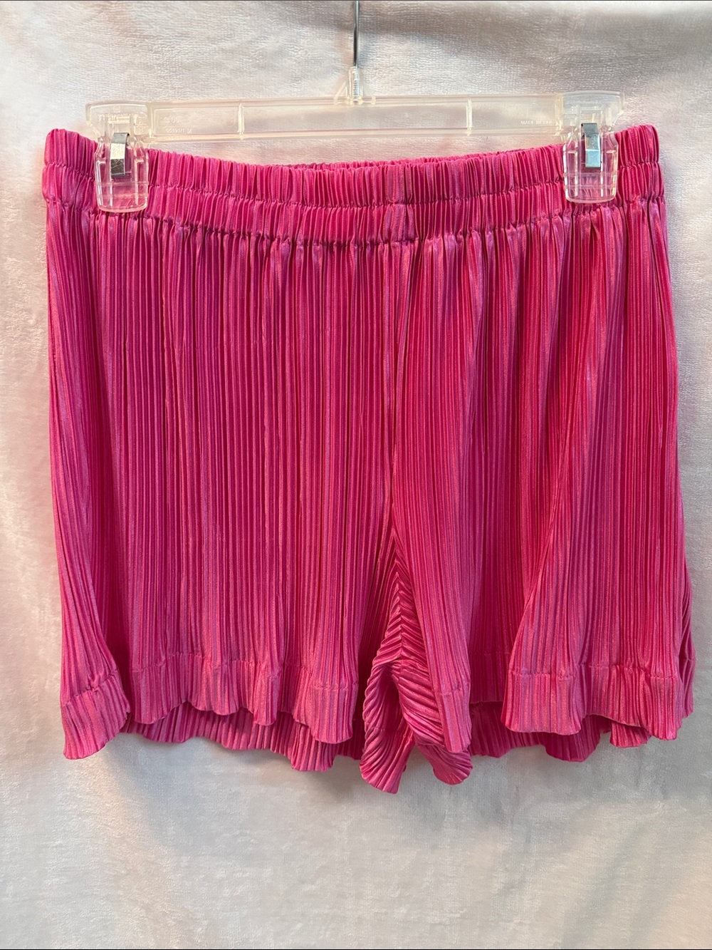 Women's Pink Pleated Elastic Waist Shorts